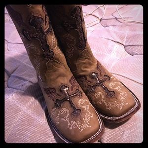 Brown rockin leather brand boots